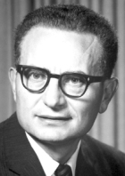 Paul Samuelson (1915–2009), doyen of MIT economics